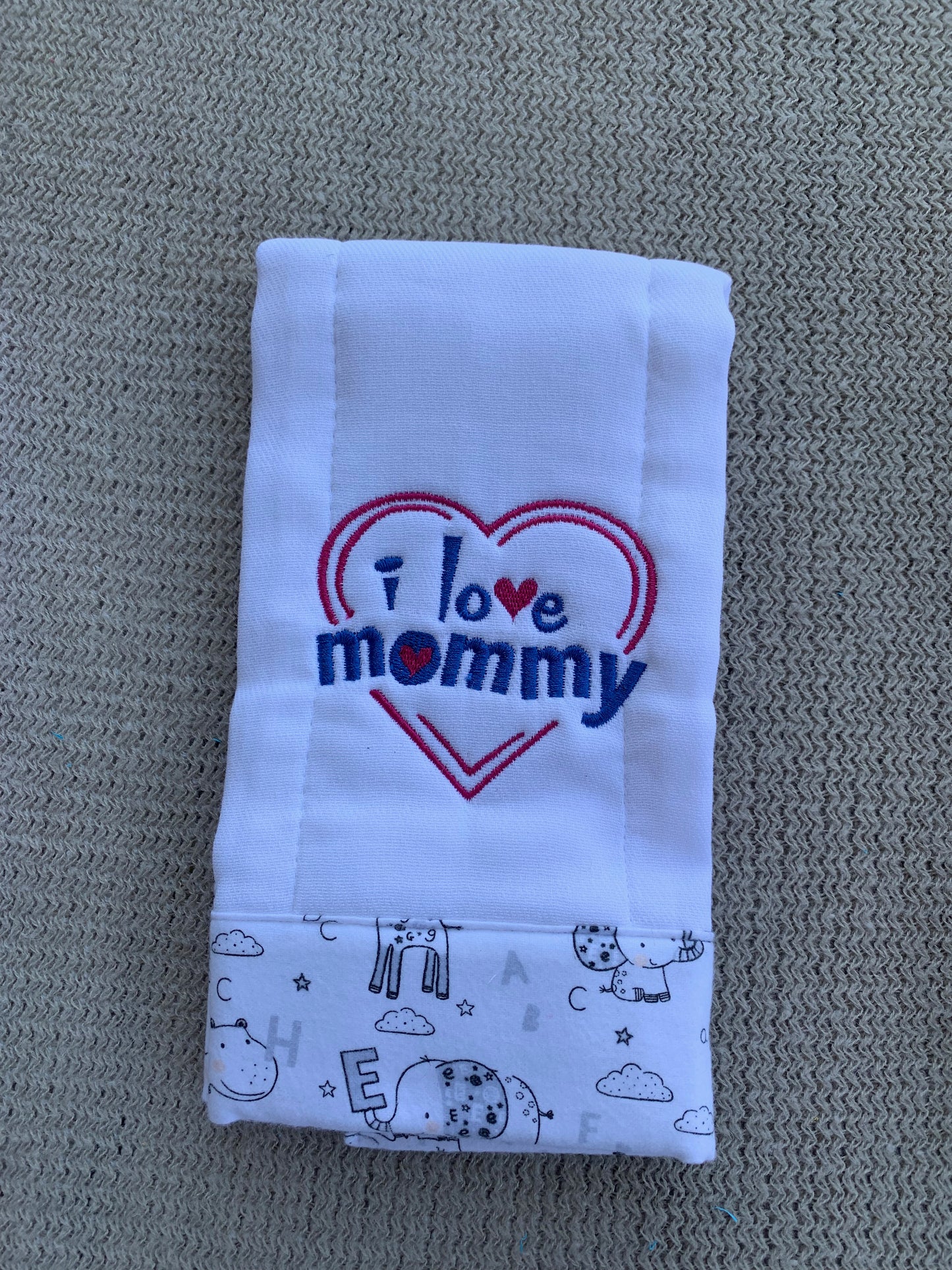 I love Mommy Burp Cloth